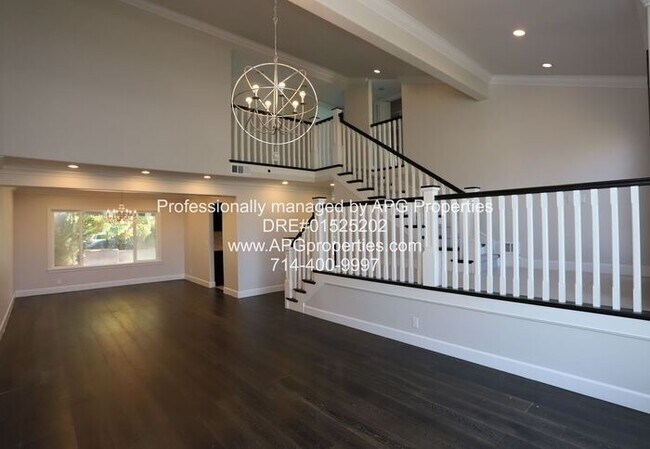 Foto del edificio - Newly updated 5 Bedroom / 3 Bathroom House...