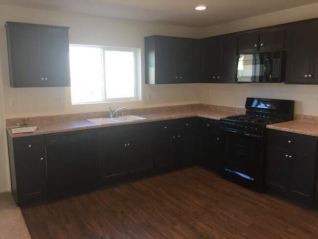 Foto del edificio - MultiGen Lake Elsinore McKenna Pointe Home...