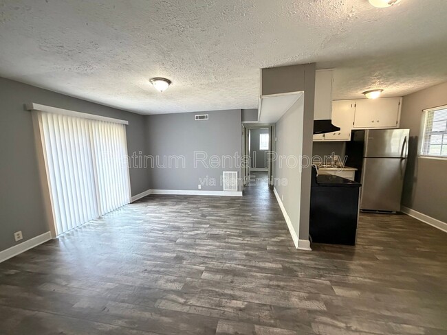 Building Photo - 1502 Waverly Way