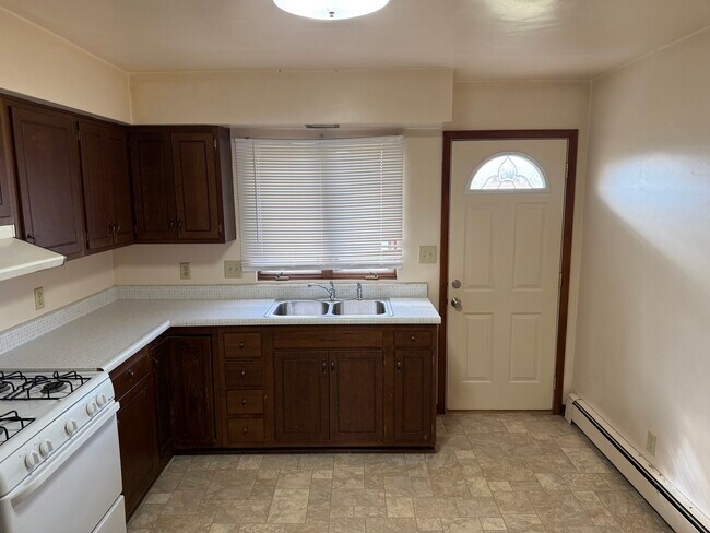 Foto del edificio - 302 S John St