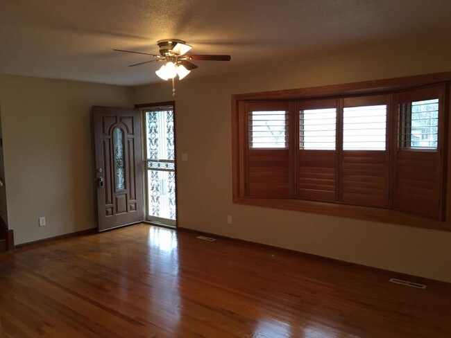Foto del edificio - 11701 Belmont Ave
