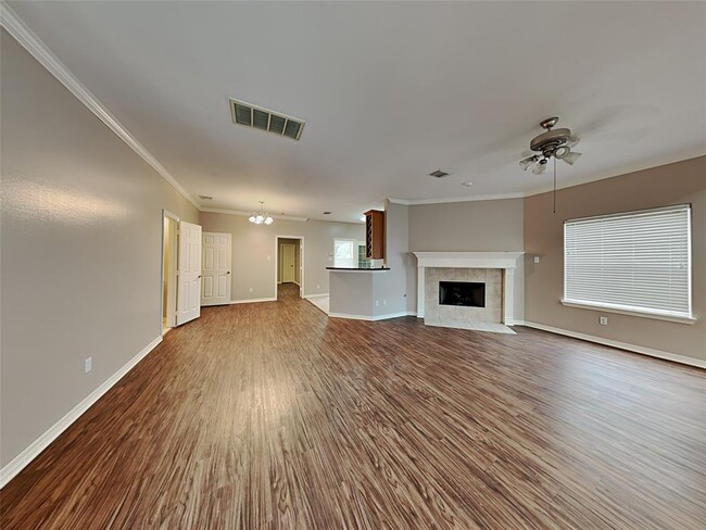 Building Photo - 2865 Westhollow Dr