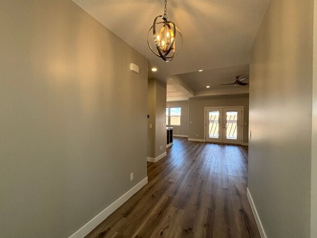 Building Photo - ADORABLE HOUSE FOR RENT IN HURRICANE