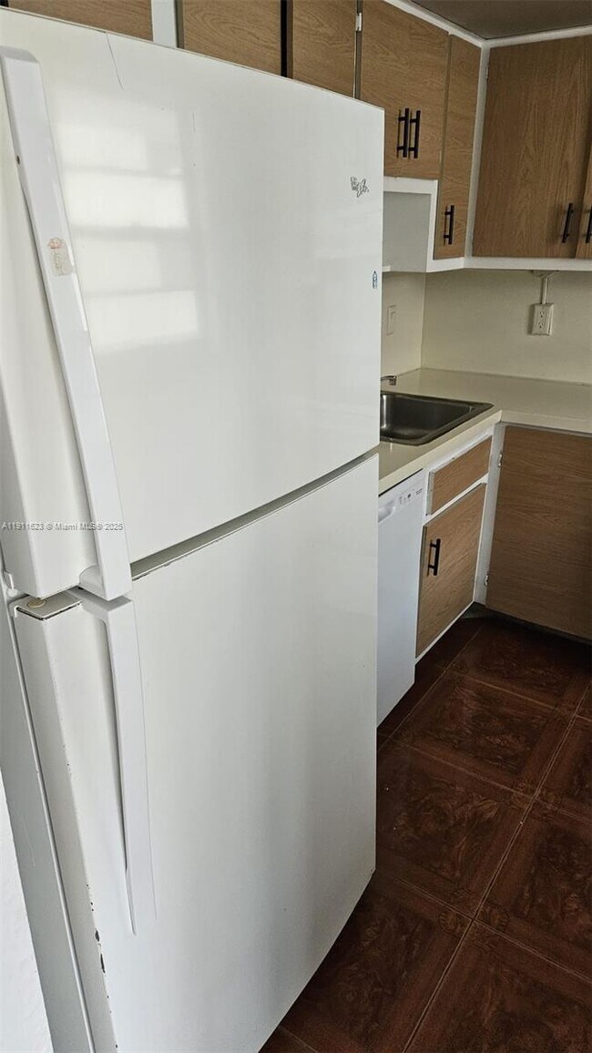 Building Photo - 15600 NW 7th Ave