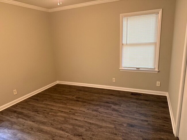 Building Photo - 850 Green Oak Terrace