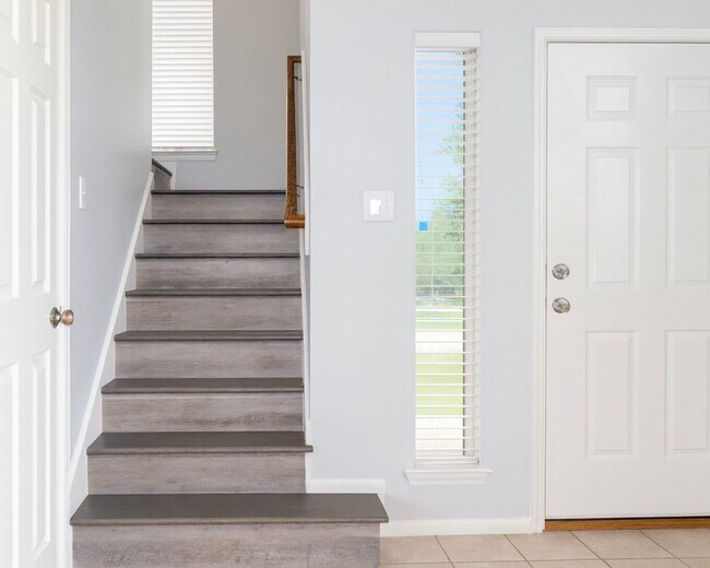 Foto del edificio - 29322 Fox River Dr