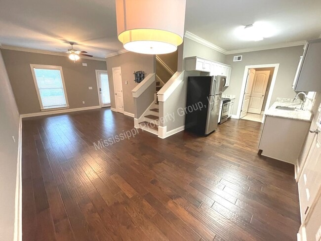 Building Photo - 4BR/4.5BA For Rent