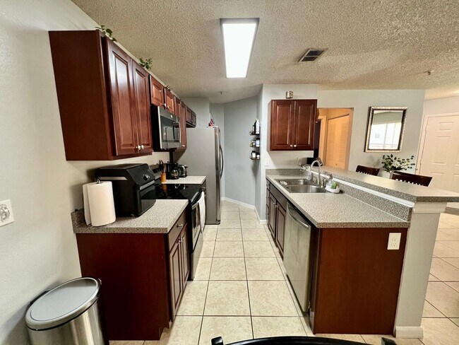 Foto del edificio - 976 Leeward Pl