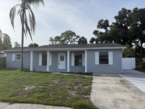 Building Photo - 6521 Alta Monte Dr