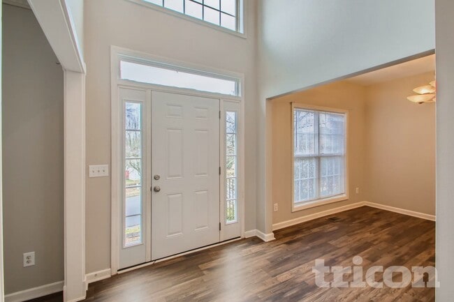 Foto del edificio - 1241 Andrew Donelson Dr