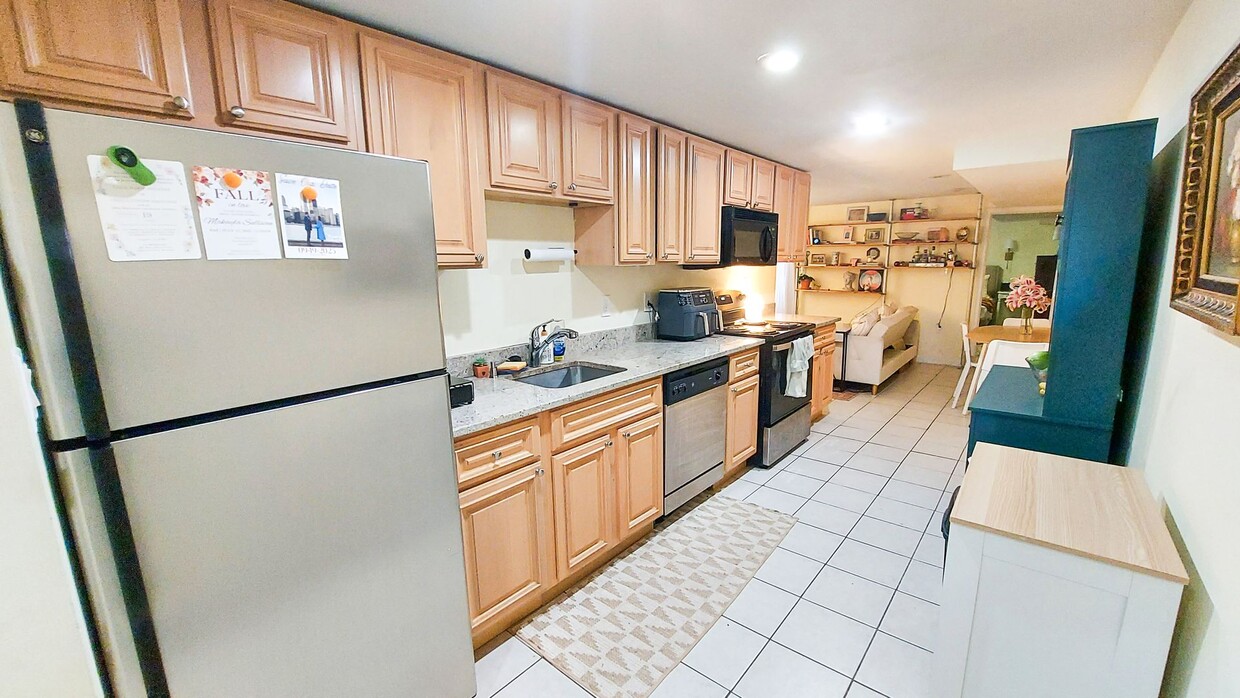Photo - 2719 Ontario Rd NW