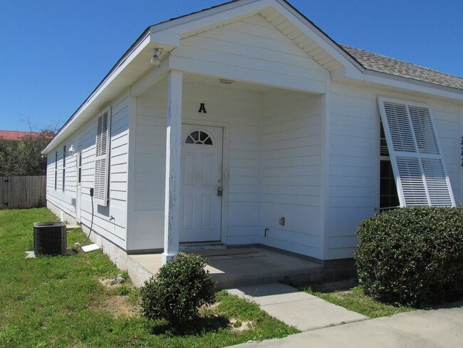 Building Photo - 222 San Vincente St