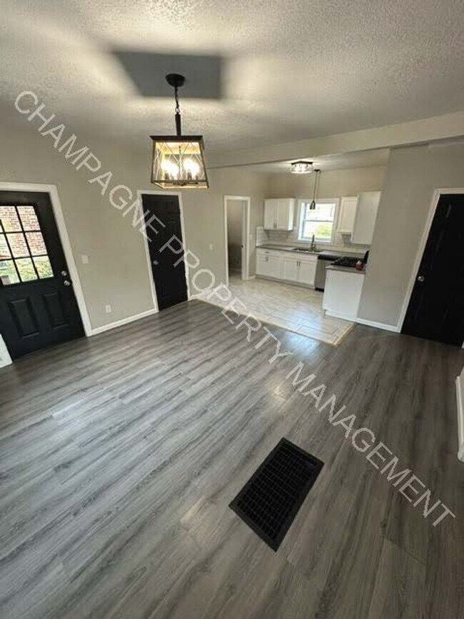 Building Photo - 4100 Forest Ave