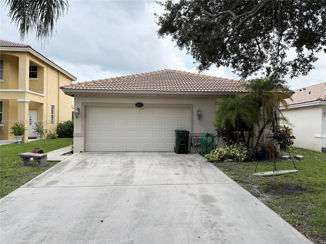 Foto principal - 5430 NW 50th Ct
