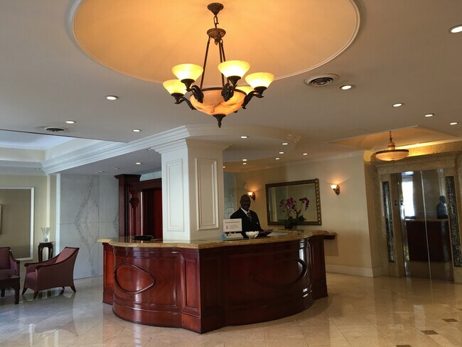 Foto del edificio - 969 Hilgard Ave