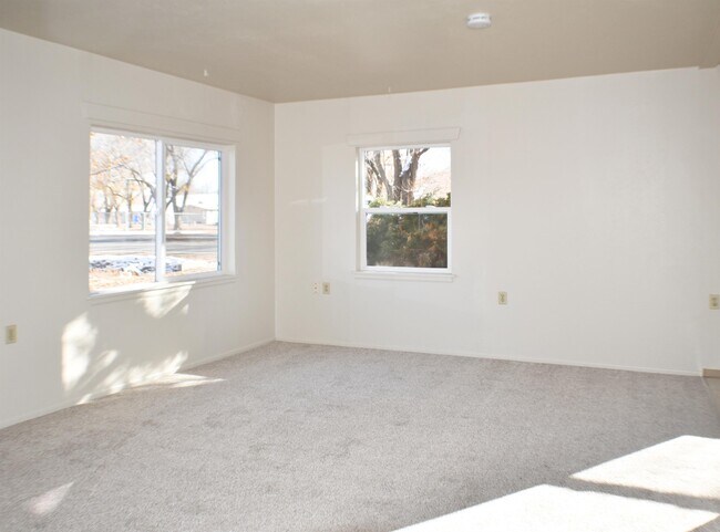 Building Photo - 940 Santa Clara Ave