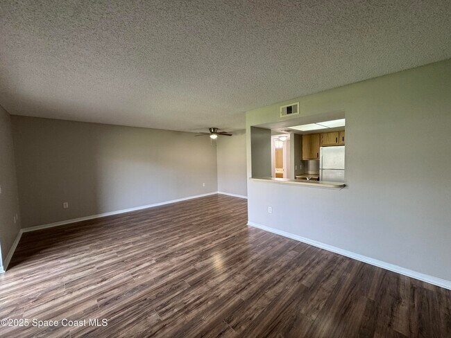 Foto del edificio - 1068 Mollie Ln