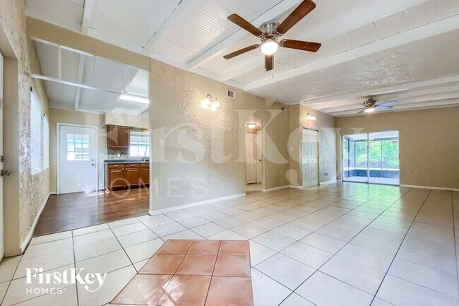 Building Photo - 411 Shore Dr E
