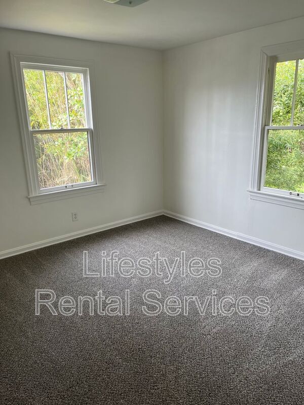 Foto del edificio - 3719 Mayflower St