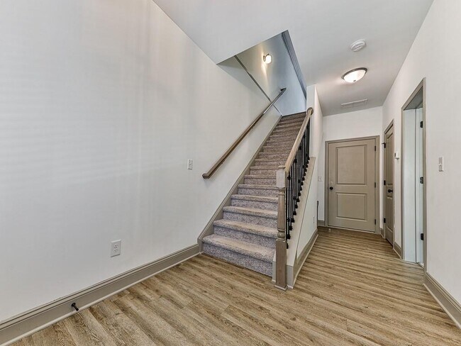 Foto del edificio - 419 Stovall Pl