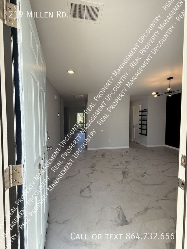 Building Photo - 219 Millen Dr