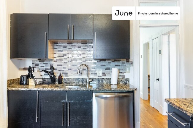 Foto del edificio - Room in Shared 4 bed/1 bath home in Roxbury