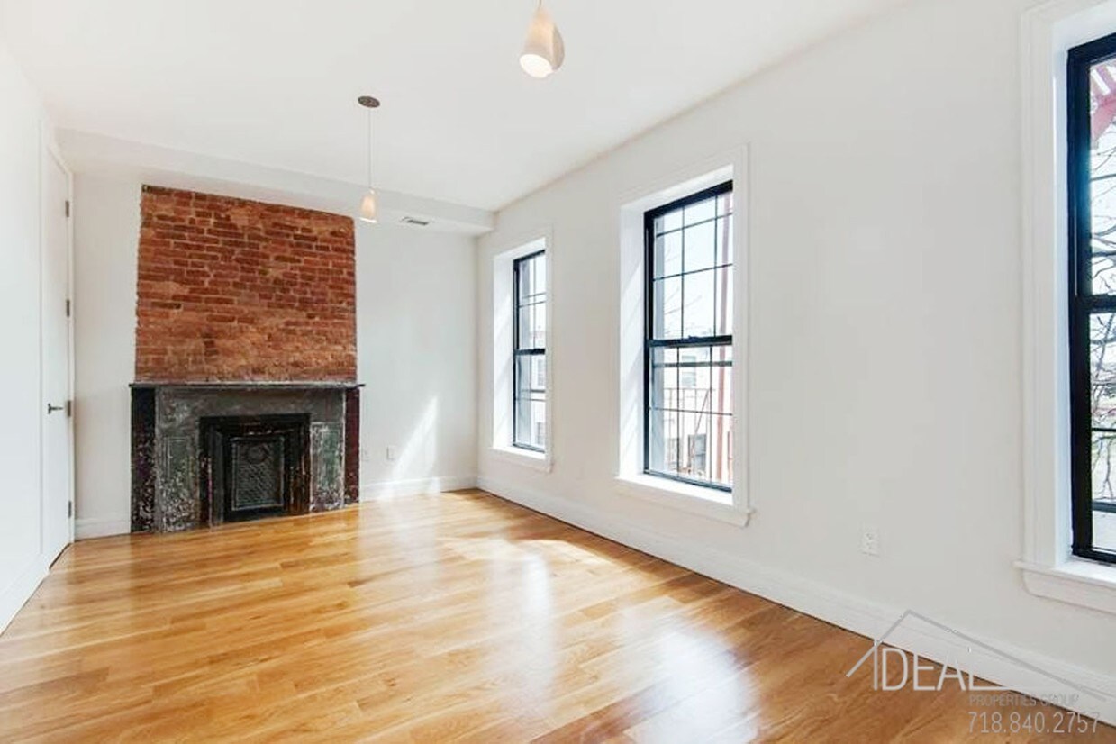 NO FEE! Stunning 2.5BR in BedStuy! Townhome Rentals in Brooklyn NY