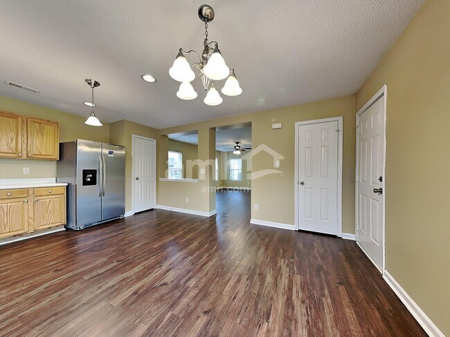 Foto del edificio - 3779 Marshlane Way