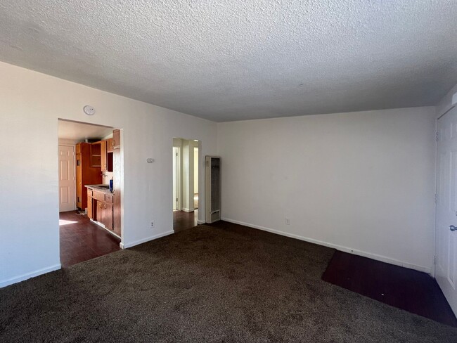 Building Photo - P160