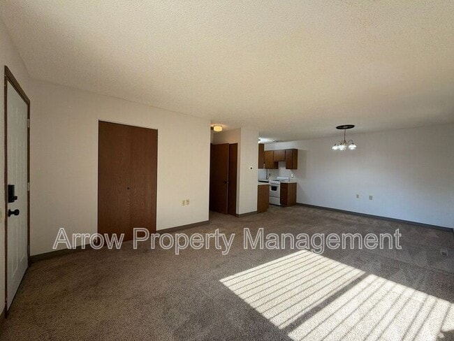 Building Photo - 11141 N 137th St