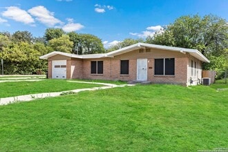 Building Photo - 331 Ave Maria Dr