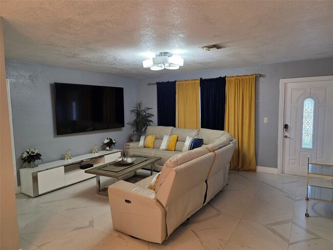 Foto del edificio - 1501 NW 62nd Terrace