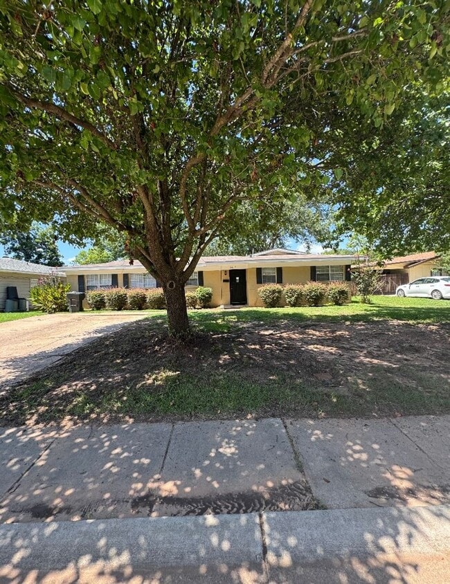 Building Photo - 2617 Northside Dr