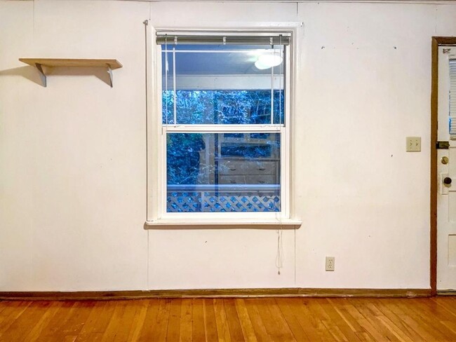 Building Photo - 2159 Harris Aly