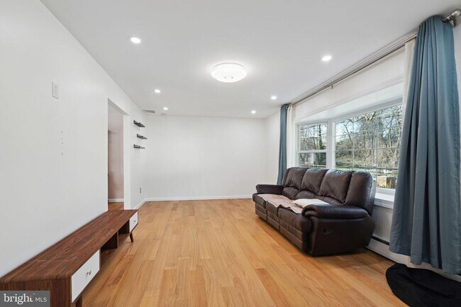 Foto del edificio - 426 E Hinckley Ave