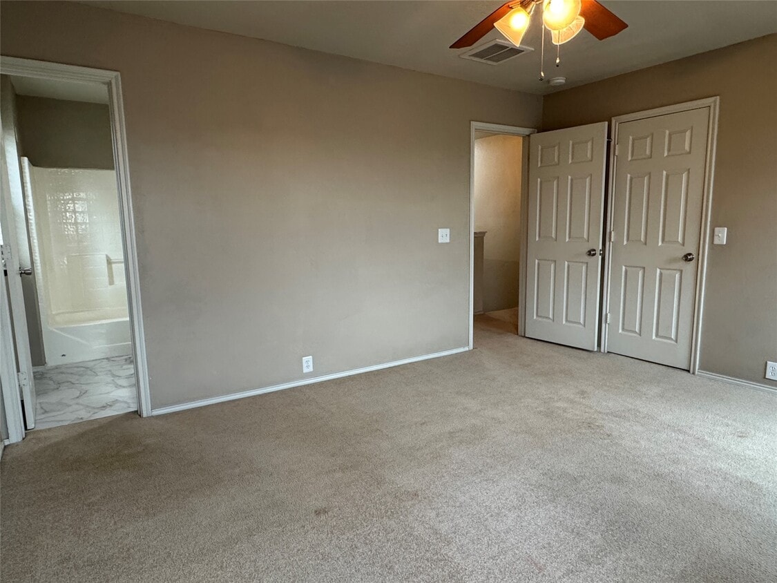 Building Photo - 16875 Mammoth Springs Dr