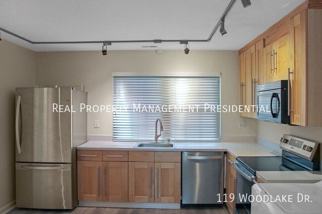 Foto del edificio - 119 Woodlake Dr
