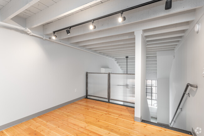 1BR, 1BA - 500SF - Lolo Lofts