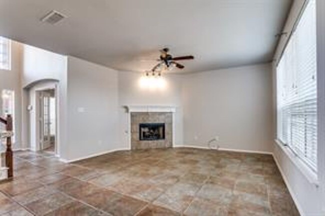 Foto del edificio - Large 4 bedroom home Lewisville ISD!