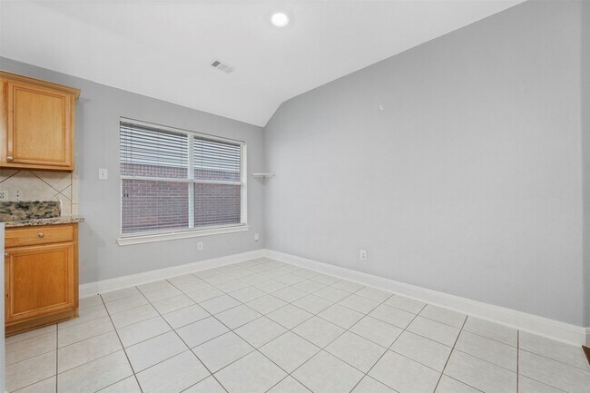 Foto del edificio - 18235 Silver Timber Ct