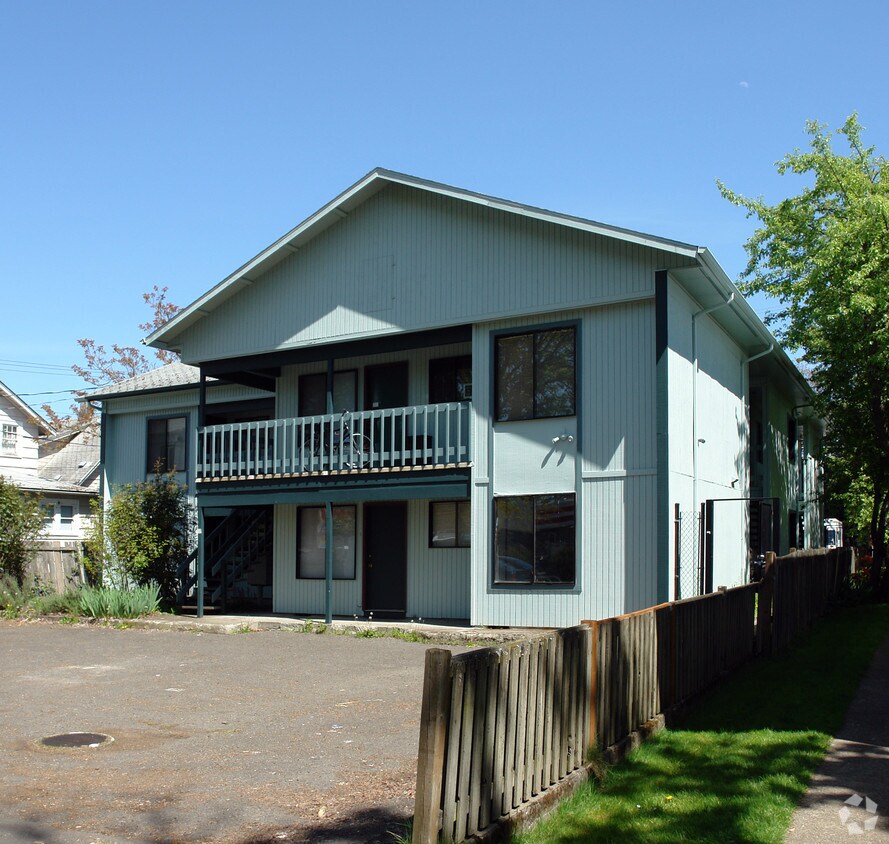 1331 High St, Eugene, OR 97401 Apartments in Eugene, OR