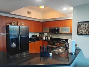 Building Photo - 15051 Royal Oaks Ln