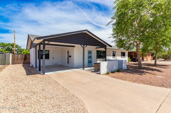 Building Photo - 2509 N 72nd Pl