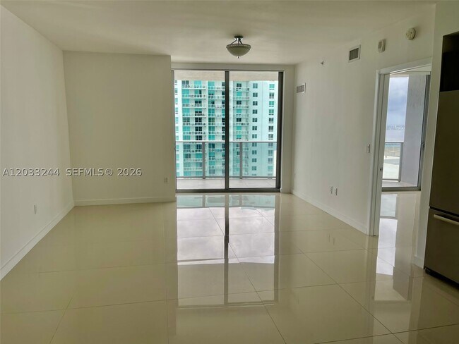 Foto del edificio - 488 NE 18th St