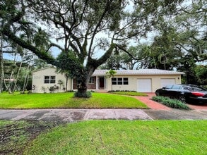 Building Photo - 508 Castania Ave