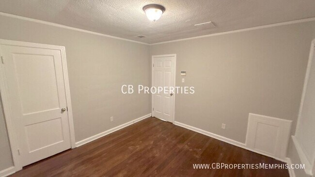 Foto del edificio - 2370 Larose Ave