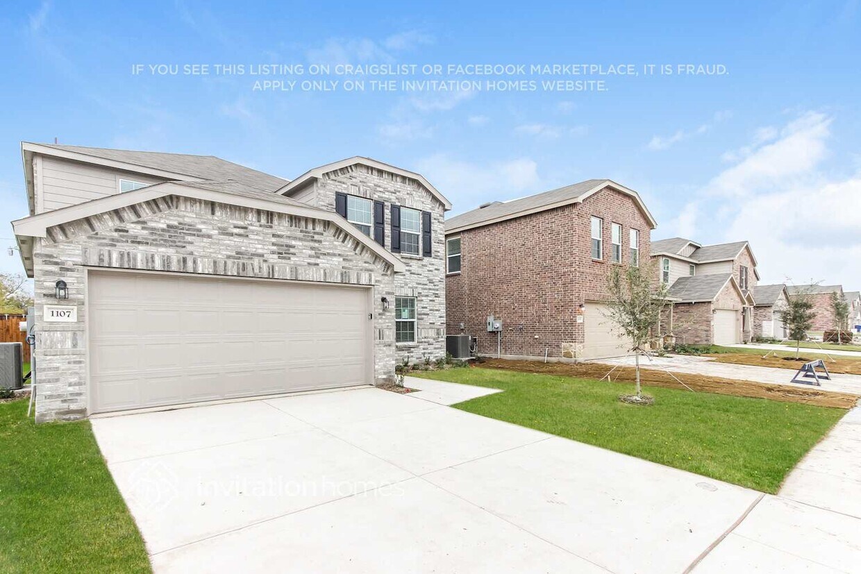 Primary Photo - 1107 Clear Dusk Ln