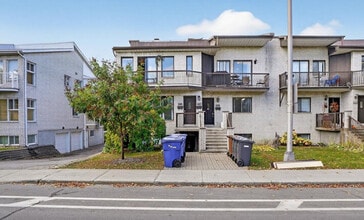 Building Photo - 6132 Boul Des Laurentides