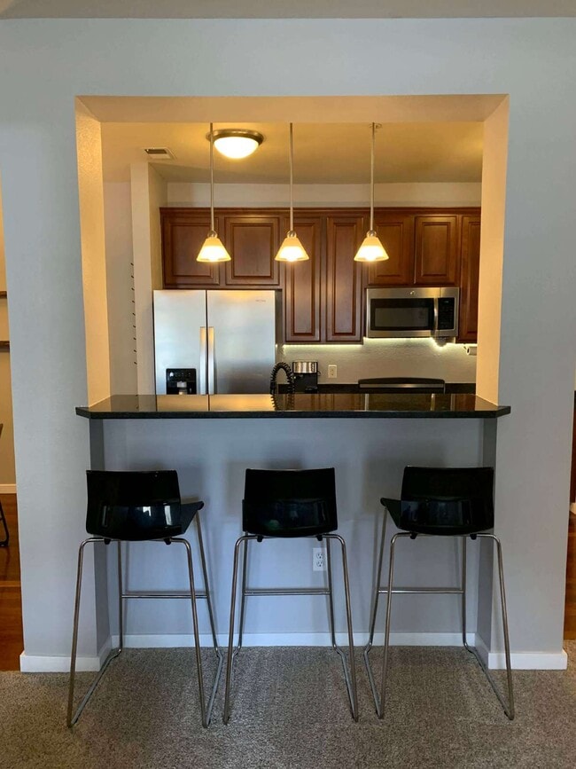 Building Photo - Cute Park Hill Condo!