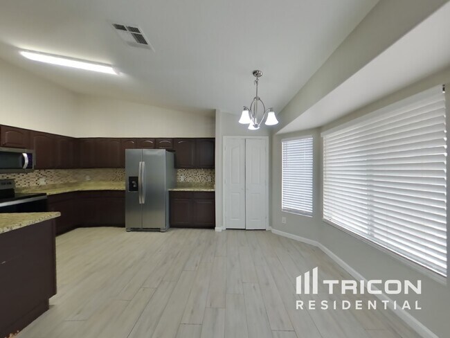 Foto del edificio - 40237 N Jodi Dr